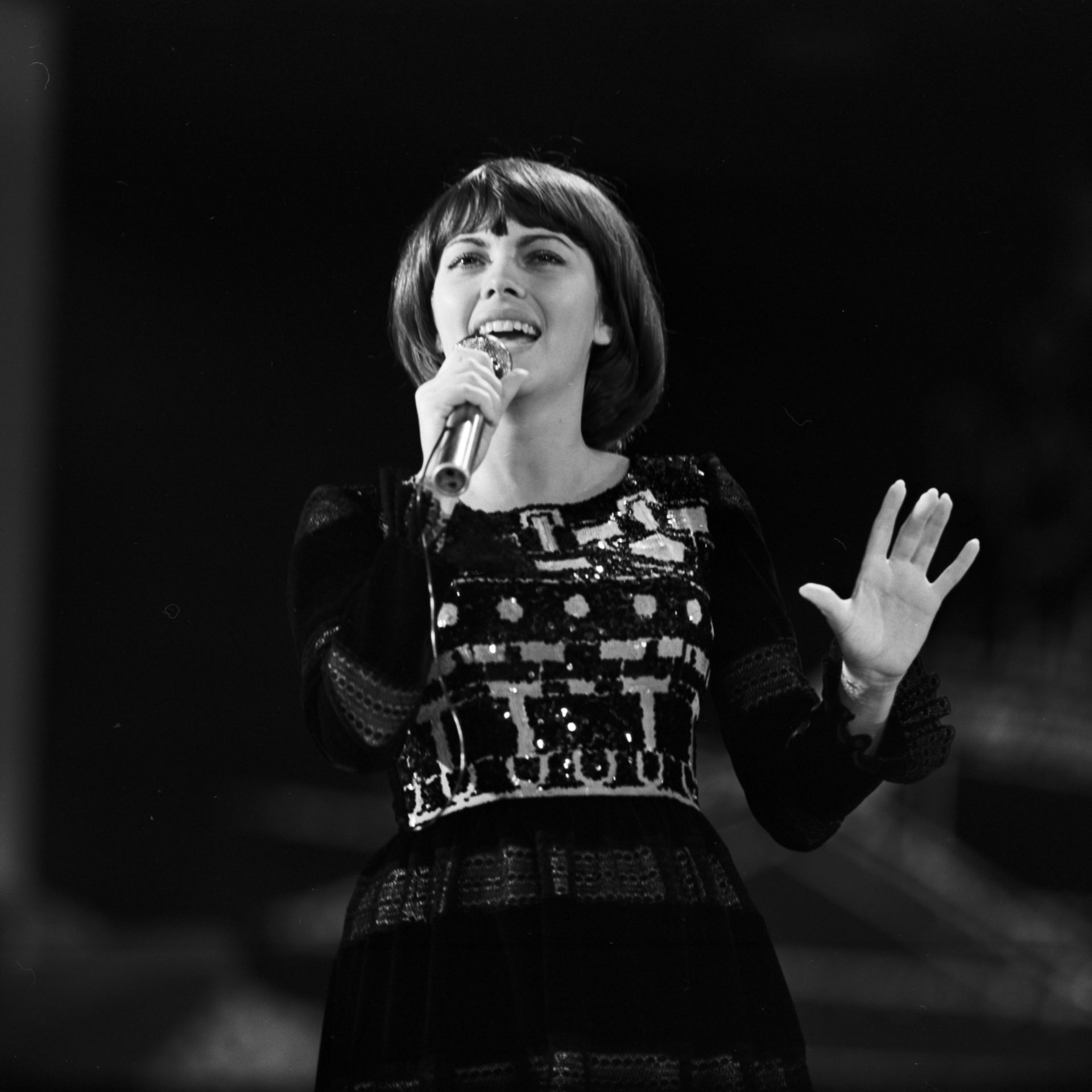 Zur Produktion Mireille Mathieu gehen.